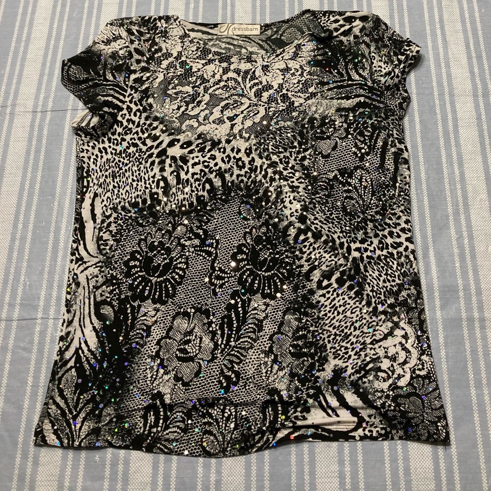 💛TODAY***$15**Dressbarn black/white pattern top w/multicolor iridescent sequins